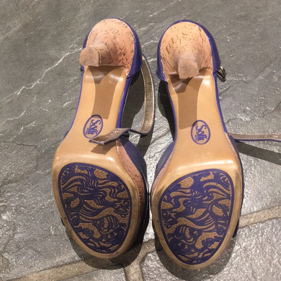 Sandals - Picture 2 of 4